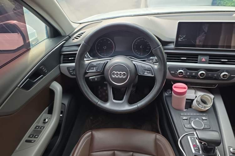 Used Audi A4L 2017 40 TFSI Ambition Edition Steering Wheel