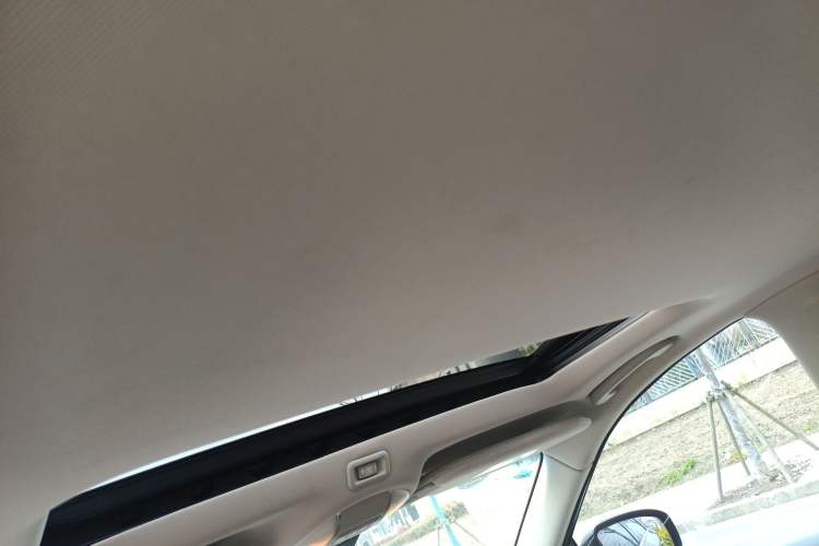 Used Infiniti QX60 2014 3.5L Four-Wheel Drive All-Terrain Version Headliner