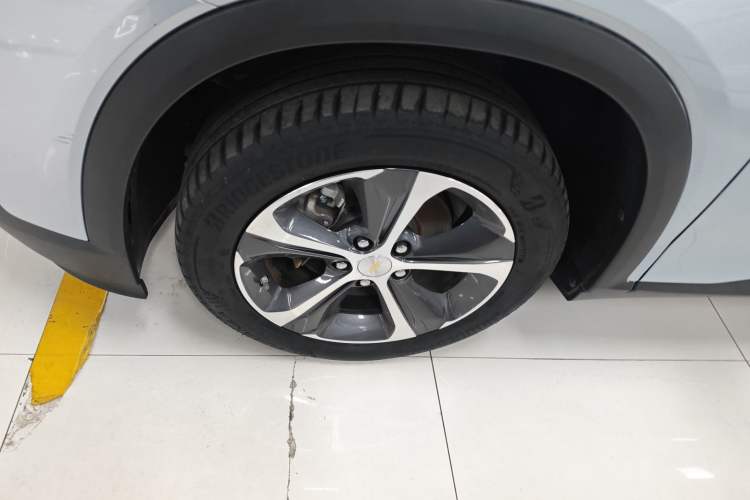 Used Chevrolet Menlo 2022 Starry Edition Left Front Wheel Hub