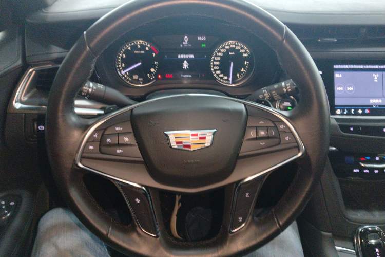 Used Cadillac XT5 2020 28T Tech Edition Steering Wheel