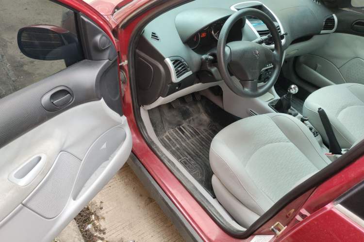 Used Peugeot 207 2013 CROSS 1.4L Manual Yule Model