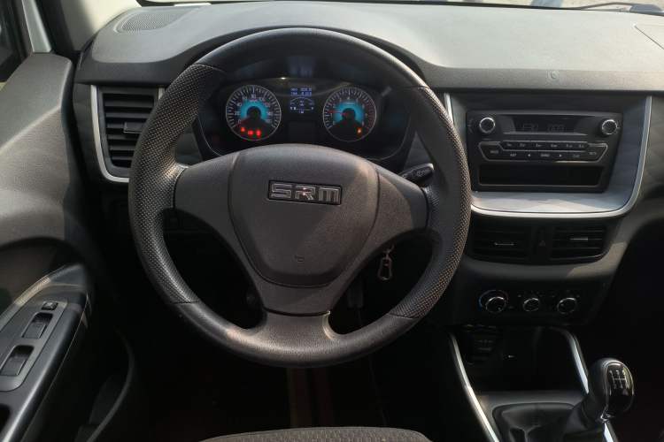 Used Jinbei Gold Hiace M Classic 2022 1.5L Engineering Lion Passenger Van 7 Seats