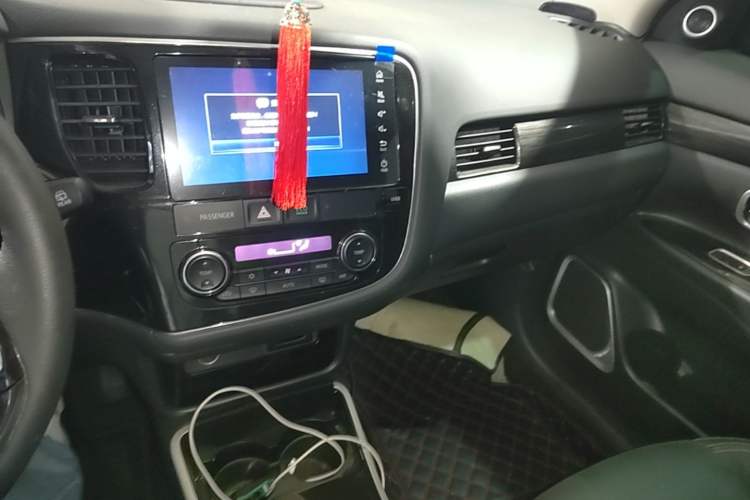 Used Mitsubishi Outlander 2019 2.0L Two-Wheel Drive Comfort Edition 5 Seats China VI Standard
