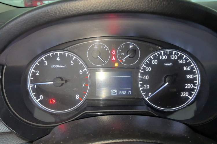 Used Nissan Tiida 2013 1.6L CVT Cool Cafe Edition