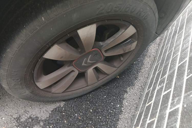 Used Citroen C4 AIRCROSS Yunyi 2018 230THP Automatic Elysee Edition Right Front Wheel Hub