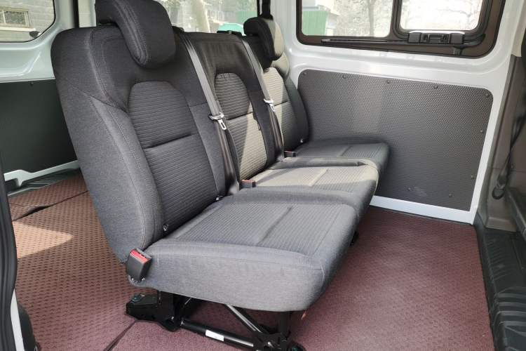 Used Ford Transit 2023 2.0T Gasoline Automatic Multi-Function Commercial Vehicle Short Wheelbase Mid-Roof Design 5/6 Seats