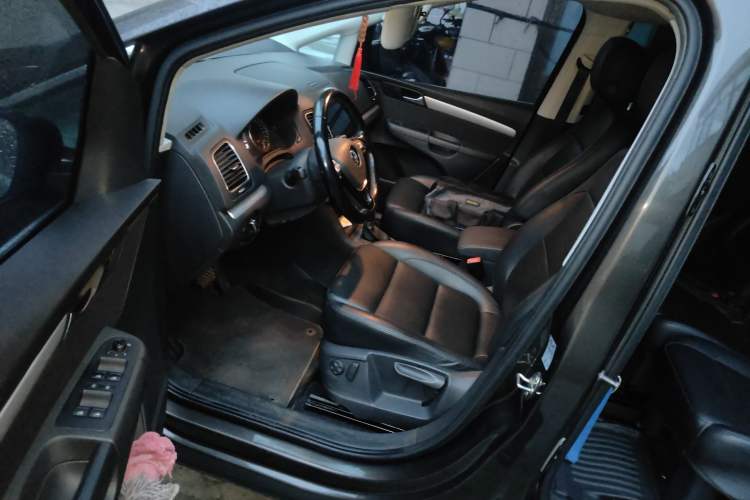 Used Volkswagen Sharan 2018 380TSI Comfort Edition 7-Seater Driver Seat