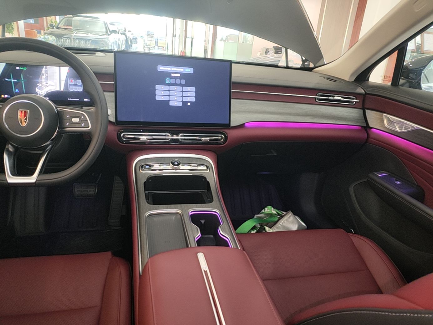 Hongqi H5 2026 Model 2.0T Automatic Qi Ling Pro Edition — снимка 17