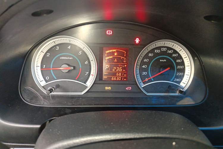 Used Bestune B50 2012 1.6L automatic with sunroof Instrument Cluster