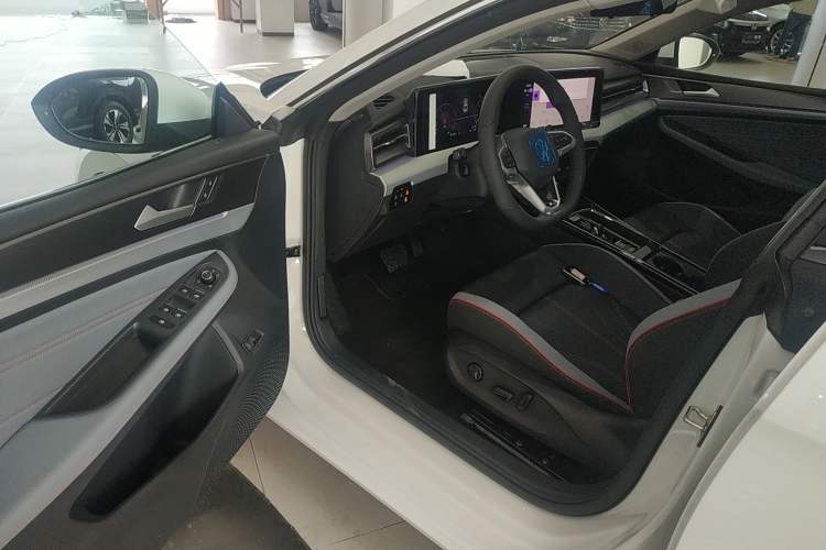 Used Volkswagen Lamando 2025 Lavida L 280TSI DSG Cool & Spicy Edition