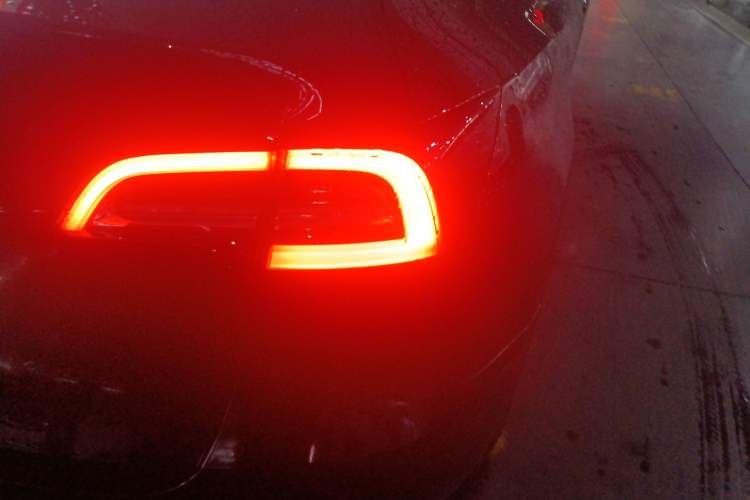 Used Tesla Model Y 2022 Revised Version Long-Range All-Wheel Drive Exterior 3