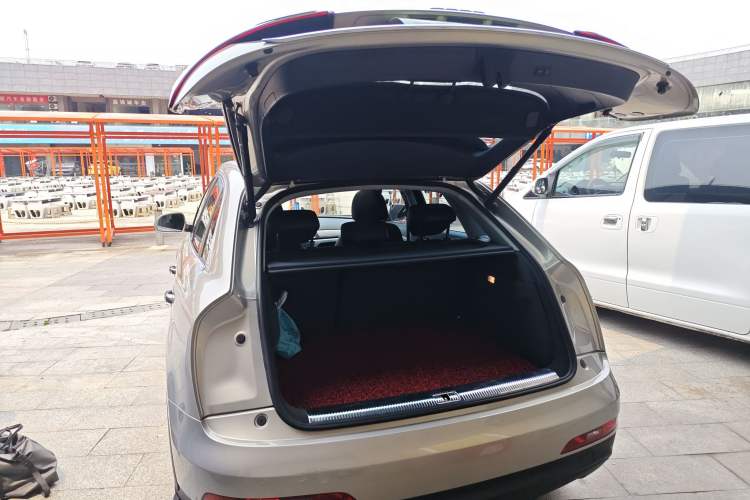 Used Audi Q3 2015 30 TFSI Ambition Edition Trunk