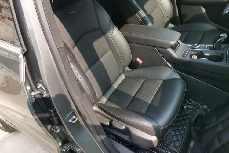 Used Cadillac XT4 2018 28T Two-Wheel Drive Tech Version
