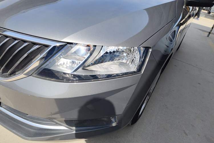 Used Skoda Rapid 2018 1.6L Manual Comfort Edition Left Front Headlight