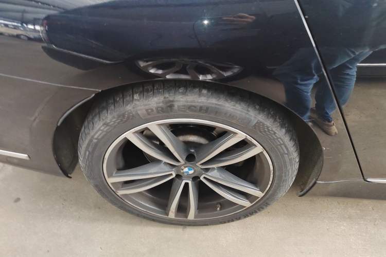 Used BMW 7 Series 2019 Restyled 730Li M Sport Package Right Rear Wheel Hub