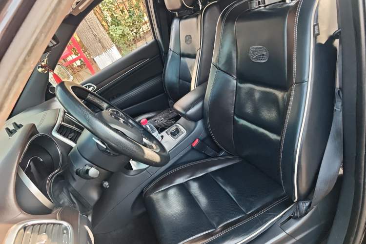 Used Jeep Grand Cherokee 2015 3.6L Luxury Navigation Edition
