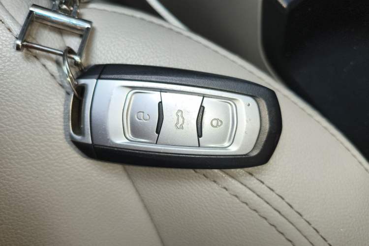 Used Geely Auto Emgrand 2016 Sedan 1.5L CVT Luxury Model