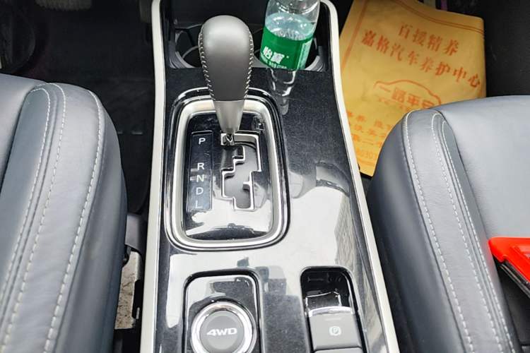 Used Mitsubishi Outlander 2019 2.4L 4x4 Zhi Xiang Edition 7 Seats China VI Standard
