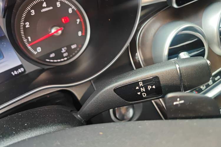 Used Mercedes-Benz GLC 2016 GLC 300 4MATIC Dynamic Model Gear Lever