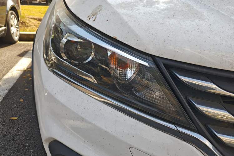 Used Baojun 310W 2017 1.5L Manual Fashion Model China V