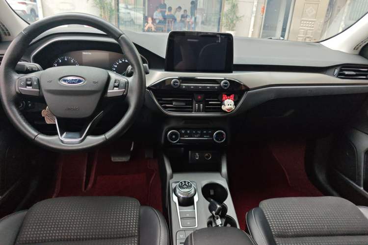 Used Ford Focus 2020 Sedan EcoBoost 180 Automatic Trend Edition Center Console