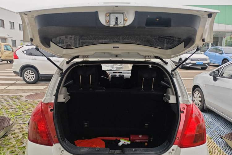 Used Suzuki Swift 2014 1.3L Manual Standard Edition
