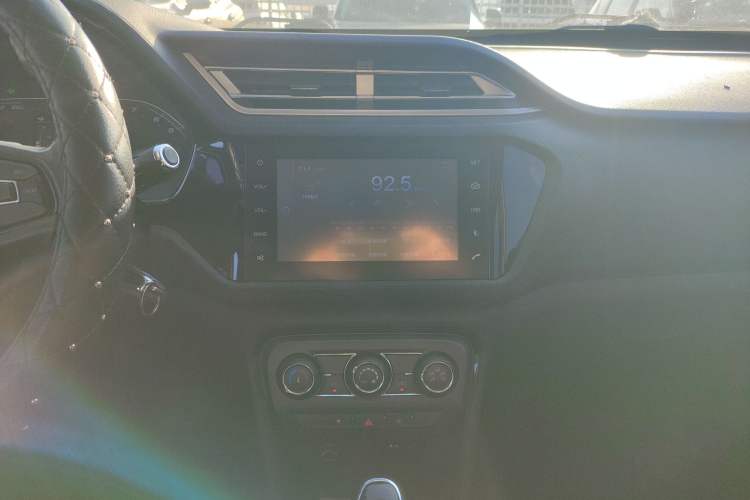 Used Chery Tiggo 3X 2018 1.5L Automatic Luxury Edition Audio And AC Panel