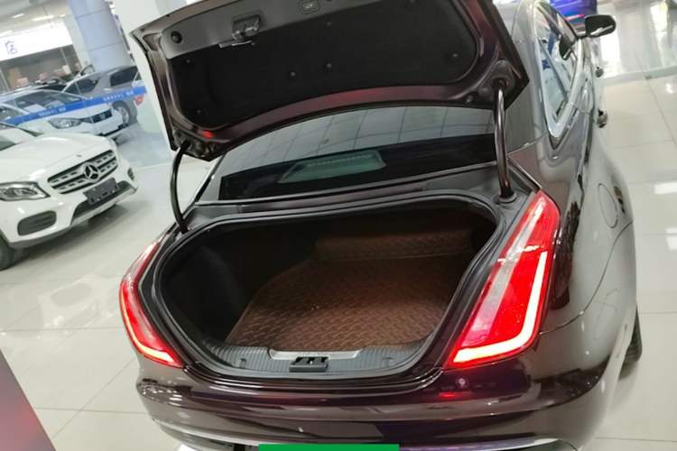 Used Jaguar XJ 2016 XJL 2.0T Two-Wheel-Drive Elegant Business Edition