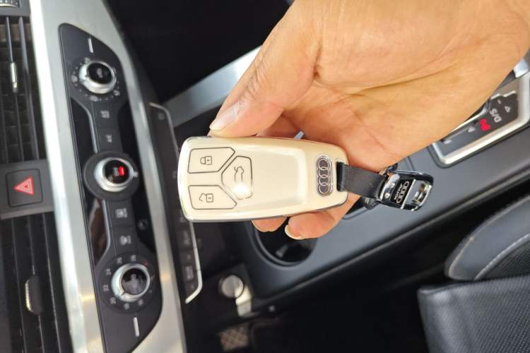 Used Audi A4L 2022 40 TFSI Fashion Dynamic Model
