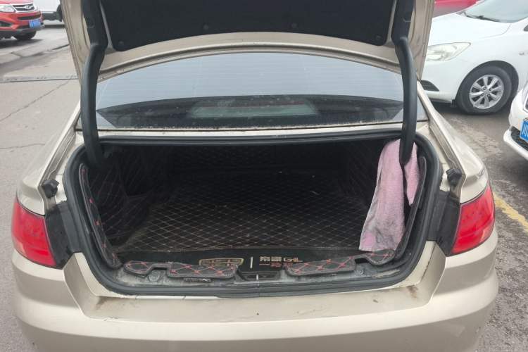 Used Geely Auto Emgrand GL 2018 1.8L Manual Elite Smart Connectivity Version
