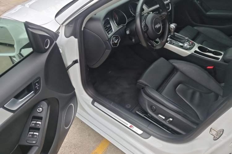 Used Audi A5 2014 Sportback 45 TFSI quattro Driver Seat