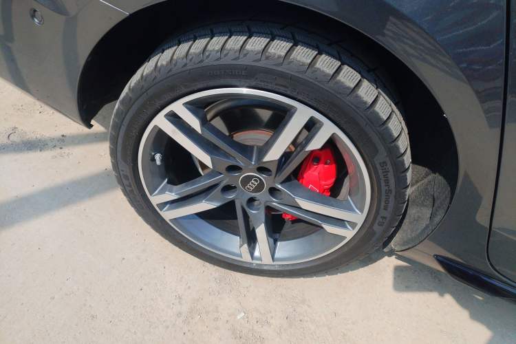 Used Audi A4L 2022 40 TFSI Luxury Dynamic Model Right Rear Wheel Hub