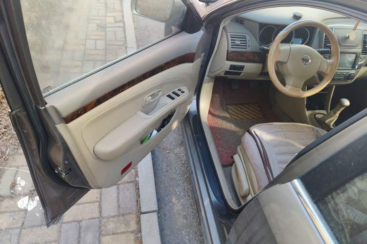 Used Nissan Sylphy 2012 Classic 1.6XE Manual Comfort Edition Driver Seat