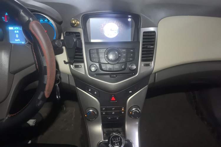 Used Chevrolet Cruze 2015 1.5L Classic SL MT
