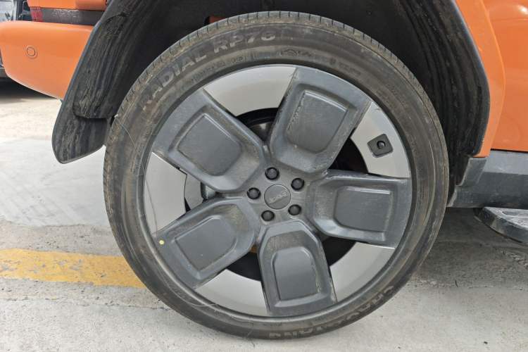 Used iCAR V23 2026 Model V23S 501 Four-Wheel Drive Peak Performance Edition Right Rear Wheel Hub