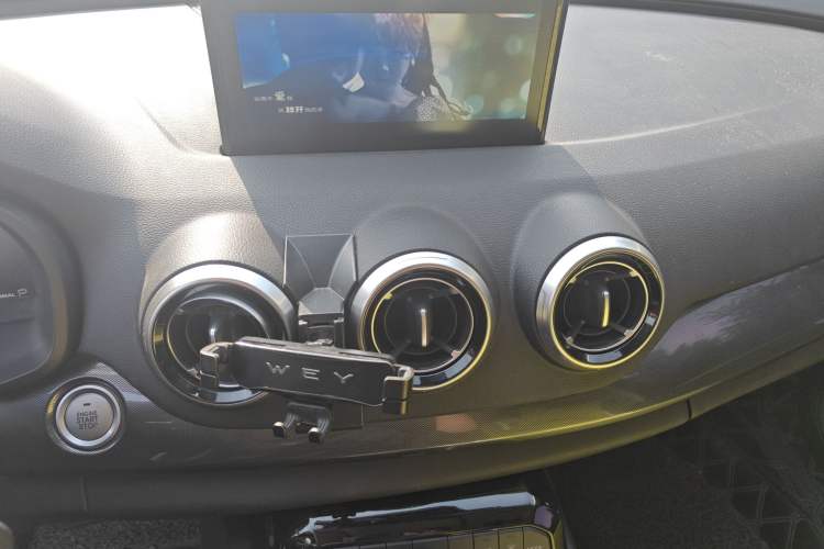 Used Wey VV7 2017 2.0T Luxury Model Audio And AC Panel