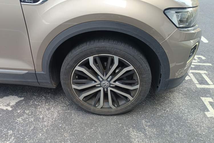 Used Volkswagen T-ROC 2020 280TSI DSG Two-Wheel-Drive Luxury Version Right Front Wheel Hub