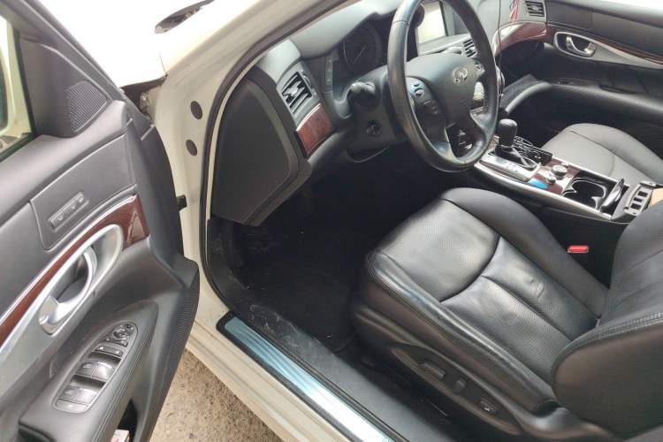 Used Infiniti Q70 2013 Q70L 2.5L Comfort Edition
