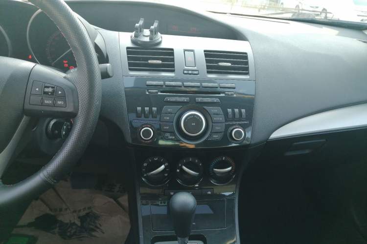 Used Mazda Mazda 3 2015 Sedan 2.0L Automatic Sport Model