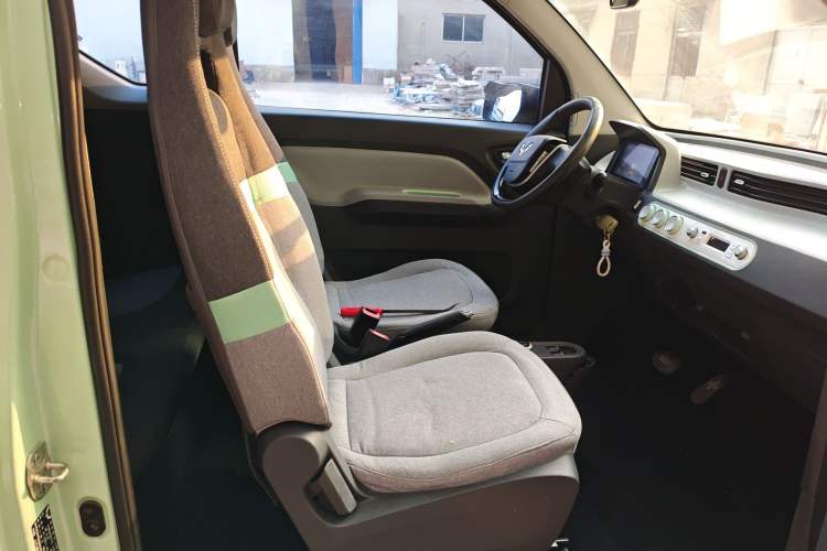 Used Wuling Hongguang MINIEV 2021 Macaron Premium Model – Lithium Iron Phosphate Right Front Seat