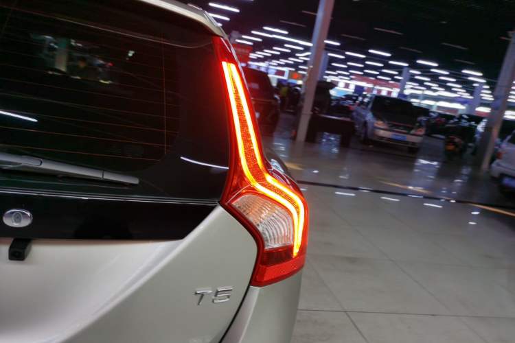 Used Volvo V60 2017 T5 Zhiyi Edition China V Standard