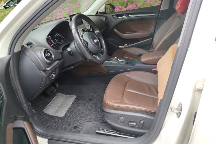 Used Audi A3 2014 Limousine 35 TFSI Automatic Comfort Model Driver Seat