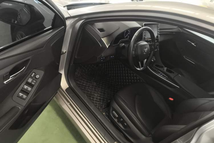 Used Toyota Avalon 2019 Dual-Engine 2.5L Luxury Edition China VI Standard Driver Seat