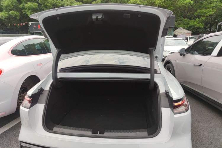 Used Geely Galaxy E8 2025 700 km Long-Range Intelligent Driving Version
