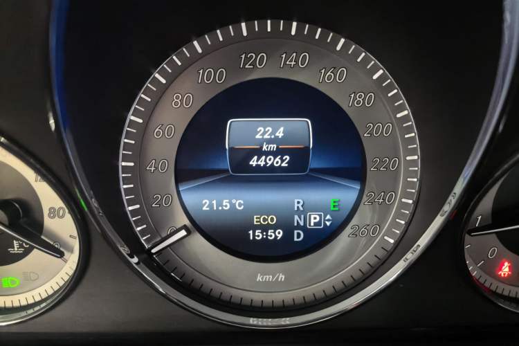 Used Mercedes-Benz GLK-Class 2015 GLK 260 4MATIC Fashion Edition Ultimate Version