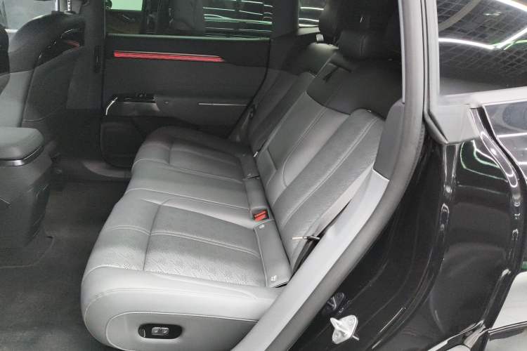 Used Zeekr 7X 2025 100 kWh Long-Range Rear-Wheel Drive with Intelligent Driving Features