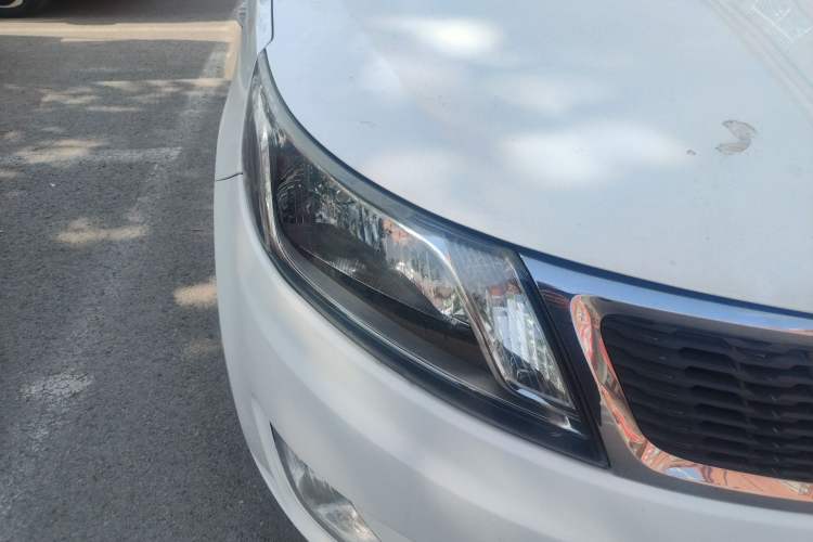 Used Kia K2 2012 Sedan 1.4L MT GLS Commemorative Edition Right Front Headlight