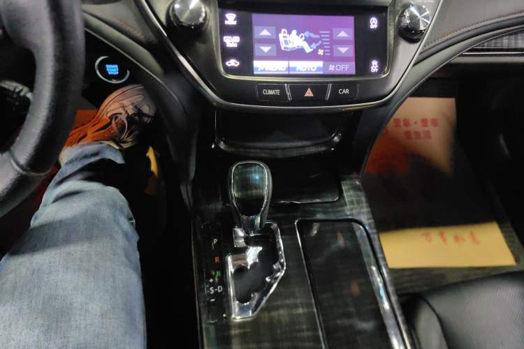 Used Toyota Crown 2015 2.0T Fashion Edition