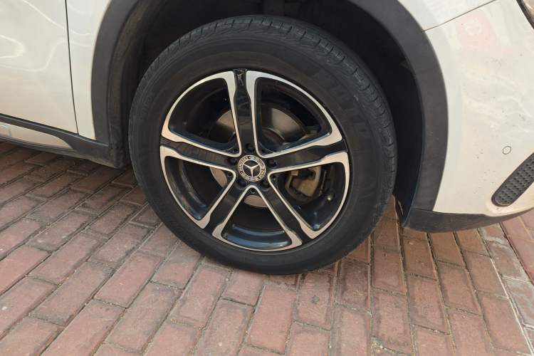 Used Mercedes-Benz GLA 2018 GLA 200 Fashion Model Right Front Wheel Hub