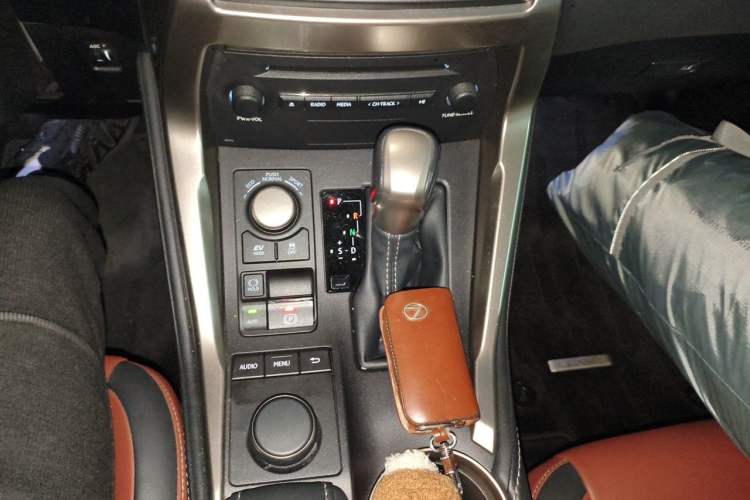 Used Lexus NX 2015 300h All-Wheel-Drive Fēngzhì Edition